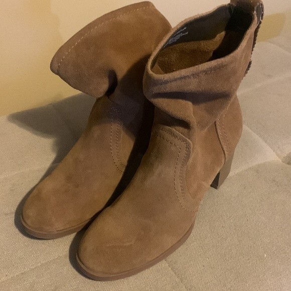 White Mountain Behari Women's Size 8.5 Brown Leather Slouchy Heeled Boots - Picture 2 of 13